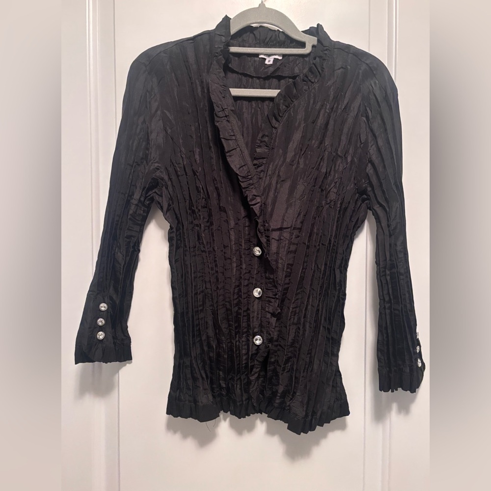 Vintage Agora Ruffled Button-Front Top - Picture 6 of 10